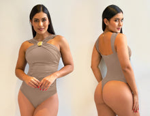 Load image into Gallery viewer, Top Bodysuits 8013 Tummy control medium compression Body's con faja de mediana compresion
