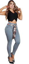 Load image into Gallery viewer, Colombian Jeans Bon Bon up skinny 9143 butt lifter high waist tummy control push up effect

