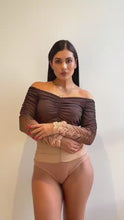 Load and play video in Gallery viewer, Top Bodysuits top 5082 compression Bodys con faja Colombiana de mediana compresion Pantyblusa
