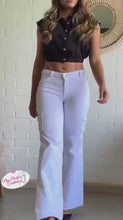 Load and play video in Gallery viewer, 8201 Flared Jean&#39;s Colombianos Cintura Alta levanta cola butt lifter high waist tummy control
