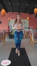 Load and play video in Gallery viewer, Colombian Jeans Bon Bon up 8721 butt lifter high waist tummy control push up effect skinny
